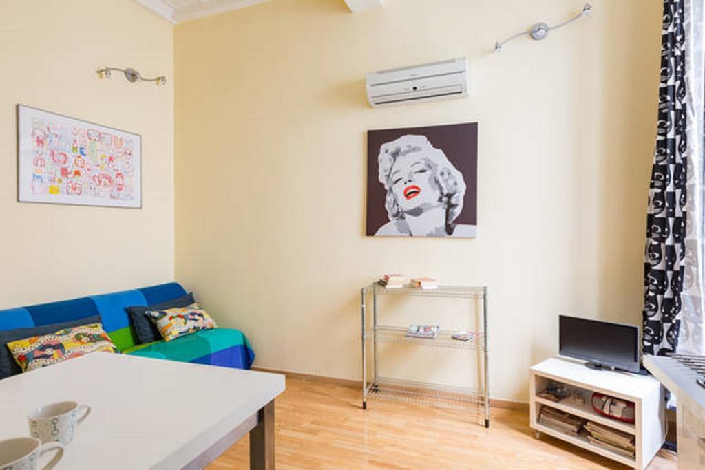 Casa Vacanze Colosseum By Alice โรม ภายนอก รูปภาพ