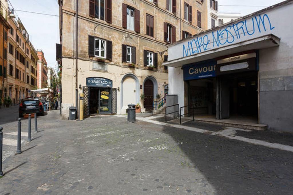 Casa Vacanze Colosseum By Alice โรม ภายนอก รูปภาพ
