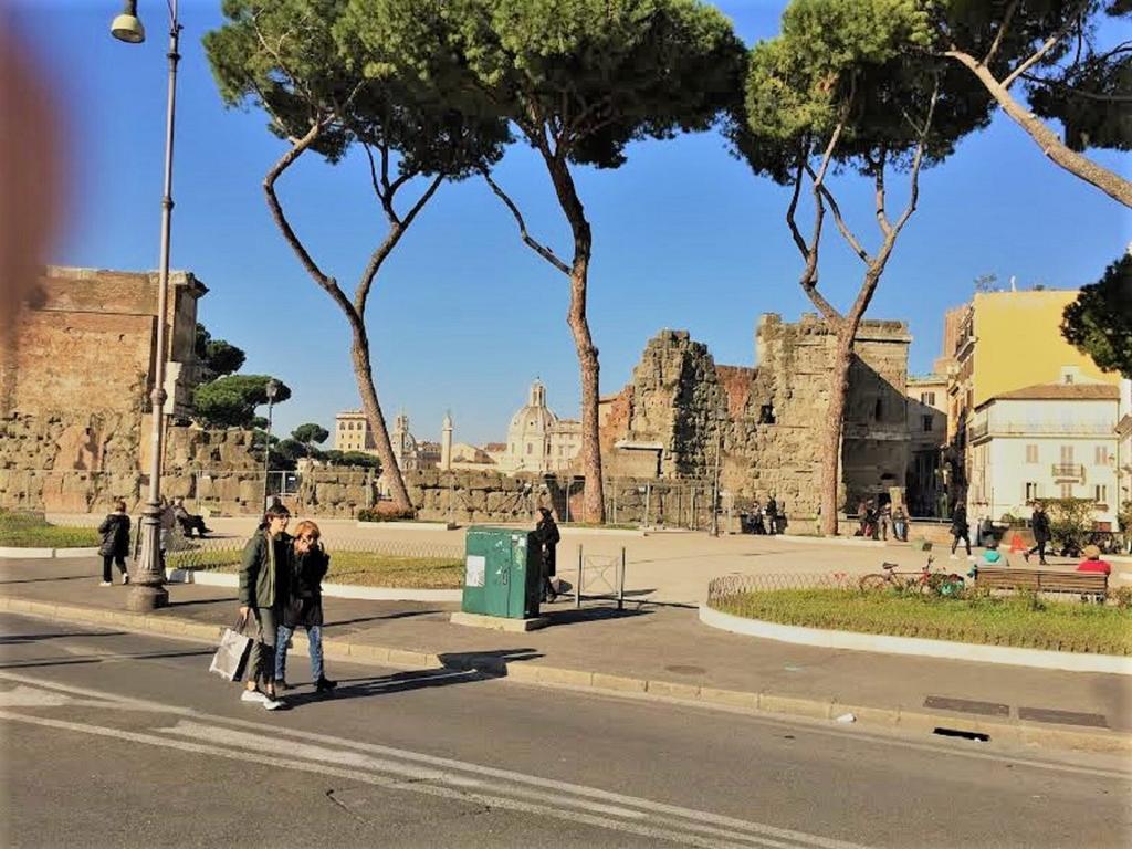 Casa Vacanze Colosseum By Alice โรม ภายนอก รูปภาพ