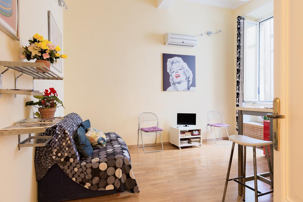 Casa Vacanze Colosseum By Alice โรม ภายนอก รูปภาพ