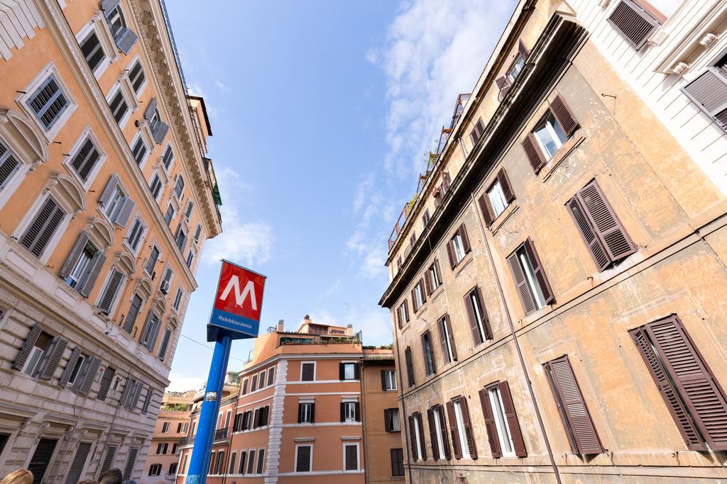 Casa Vacanze Colosseum By Alice โรม ภายนอก รูปภาพ